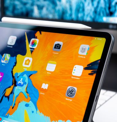 Nahaufnahme eines Tablet mit Apps auf dem Homescreen